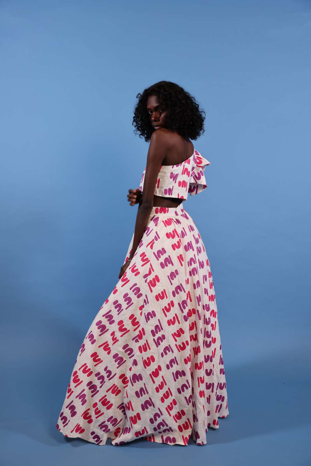 ‘lkuntji Collection’ by Ikuntji Artists, Country to Couture 2023, Photo by Marley Morgan 140