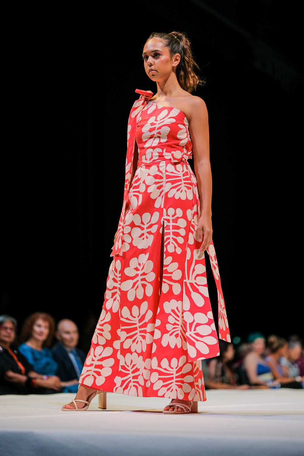 ‘lkuntji Collection’ by Ikuntji Artists, Country to Couture 2023, Photo by Michael Jalaru Torres 26