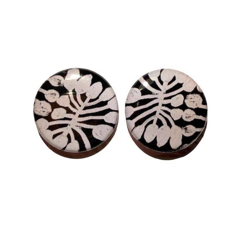 Watiya Tjuta Resin Earrings - Medium Studs