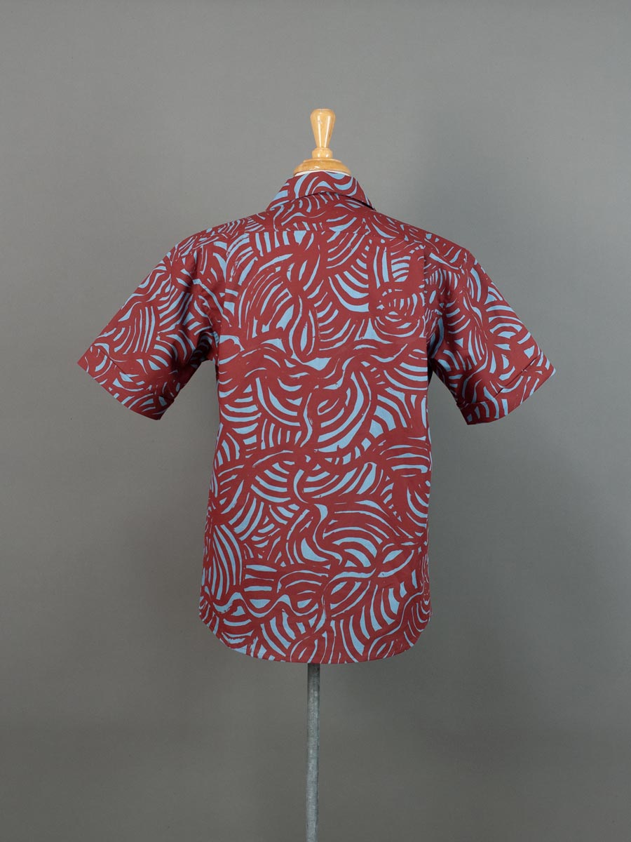 Ronney-Shirt-Papa-red-on-blue-back