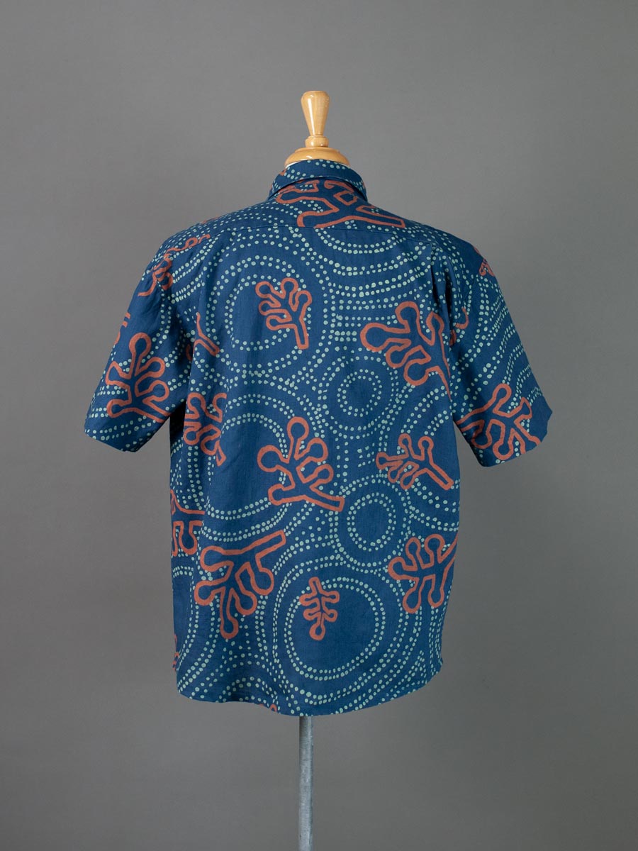 Ronney-Shirt-Yultukunpa-on-navy-back