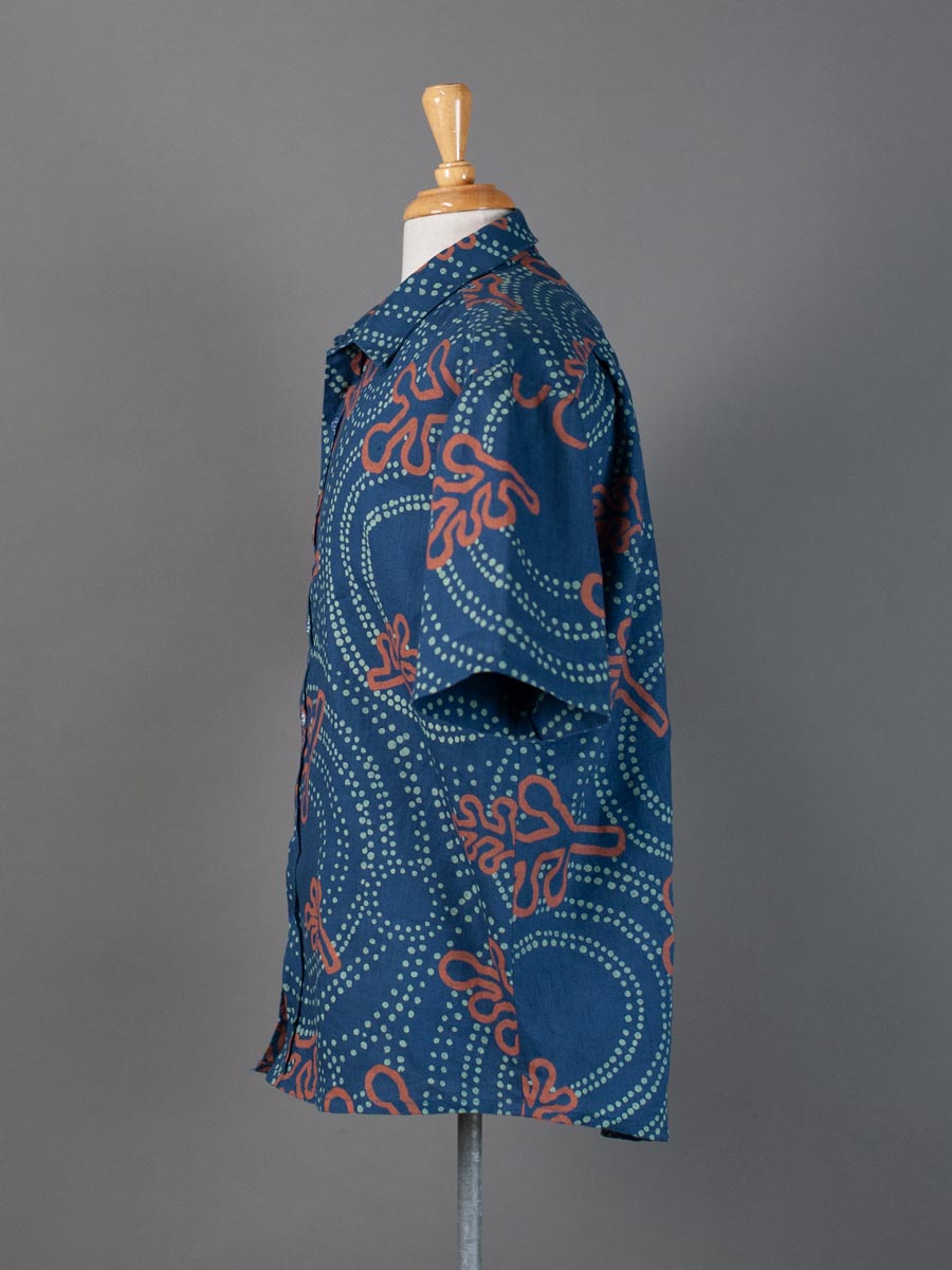 Ronney-Shirt-Yultukunpa-on-navy-side