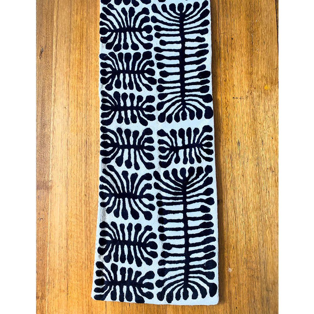 Watiya Black on white Wool table runner