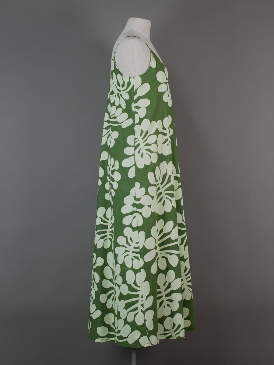 anita-watiya-cream-on-green side