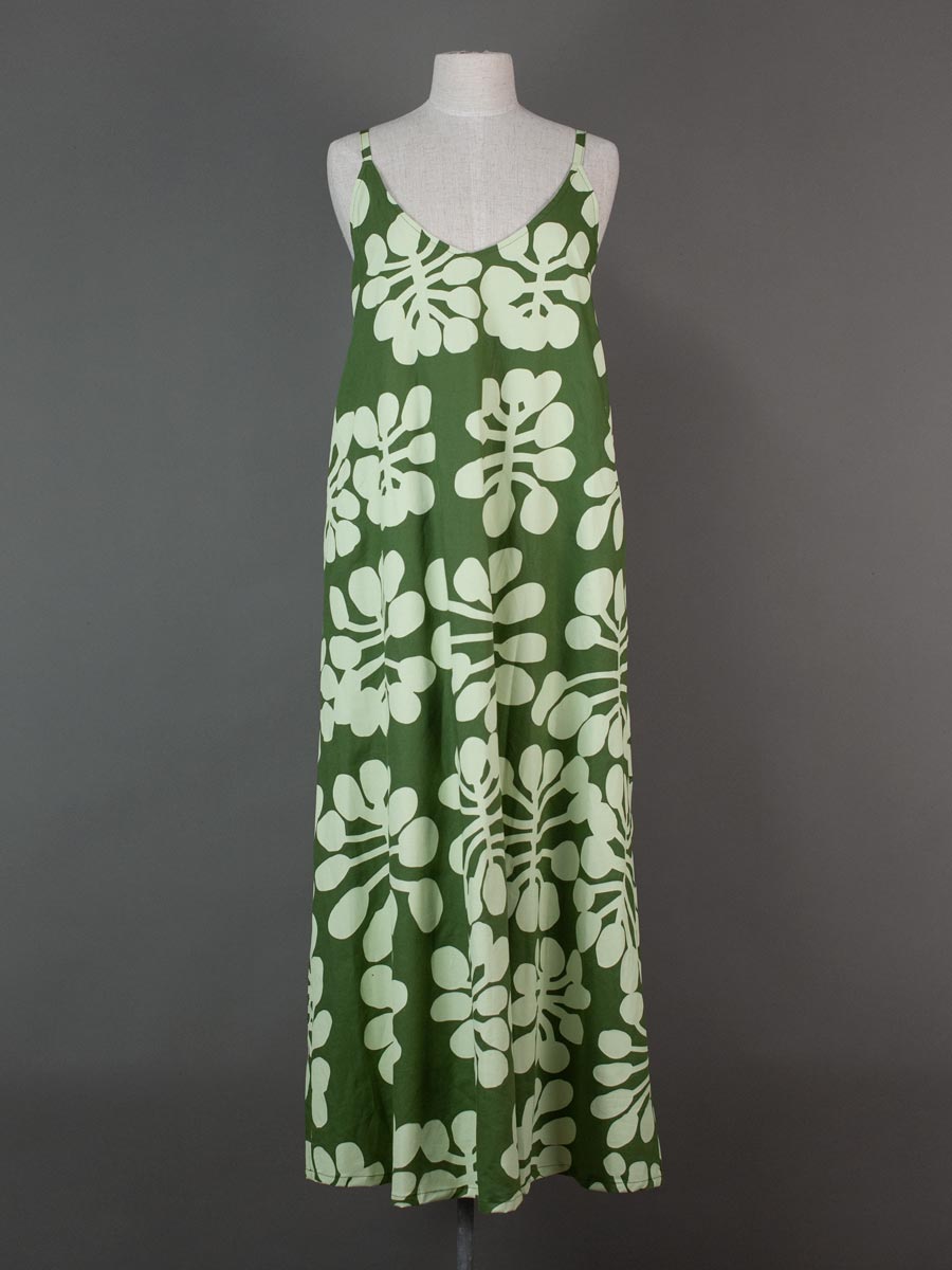 anita-watiya-cream-on-green