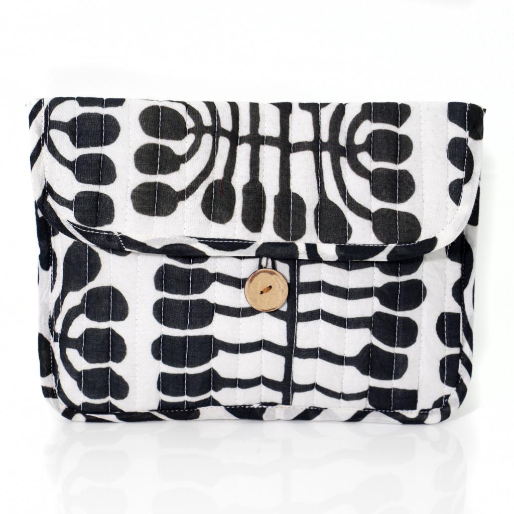 Watiya Tjuta - Quilted Buttoned Pouch (Black on White)
